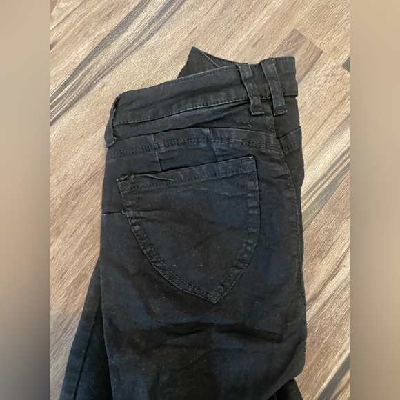 Black skinny jean with buttlifting effect 👖 - Picture 3 of 3